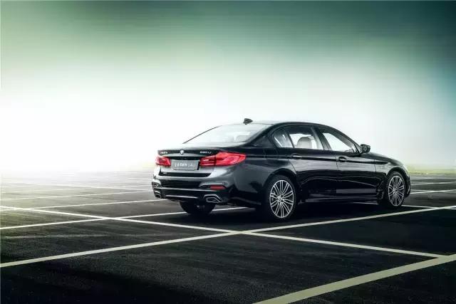 宝马5系2024新款领先版评测,宝马5系全新2024款试驾测评