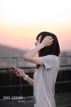 有深意的歌词伤感,那些戳中泪点的歌词