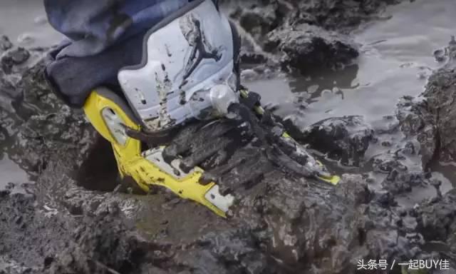 关于雨天如何炫富，我这有完美的解决方案，你要不要？