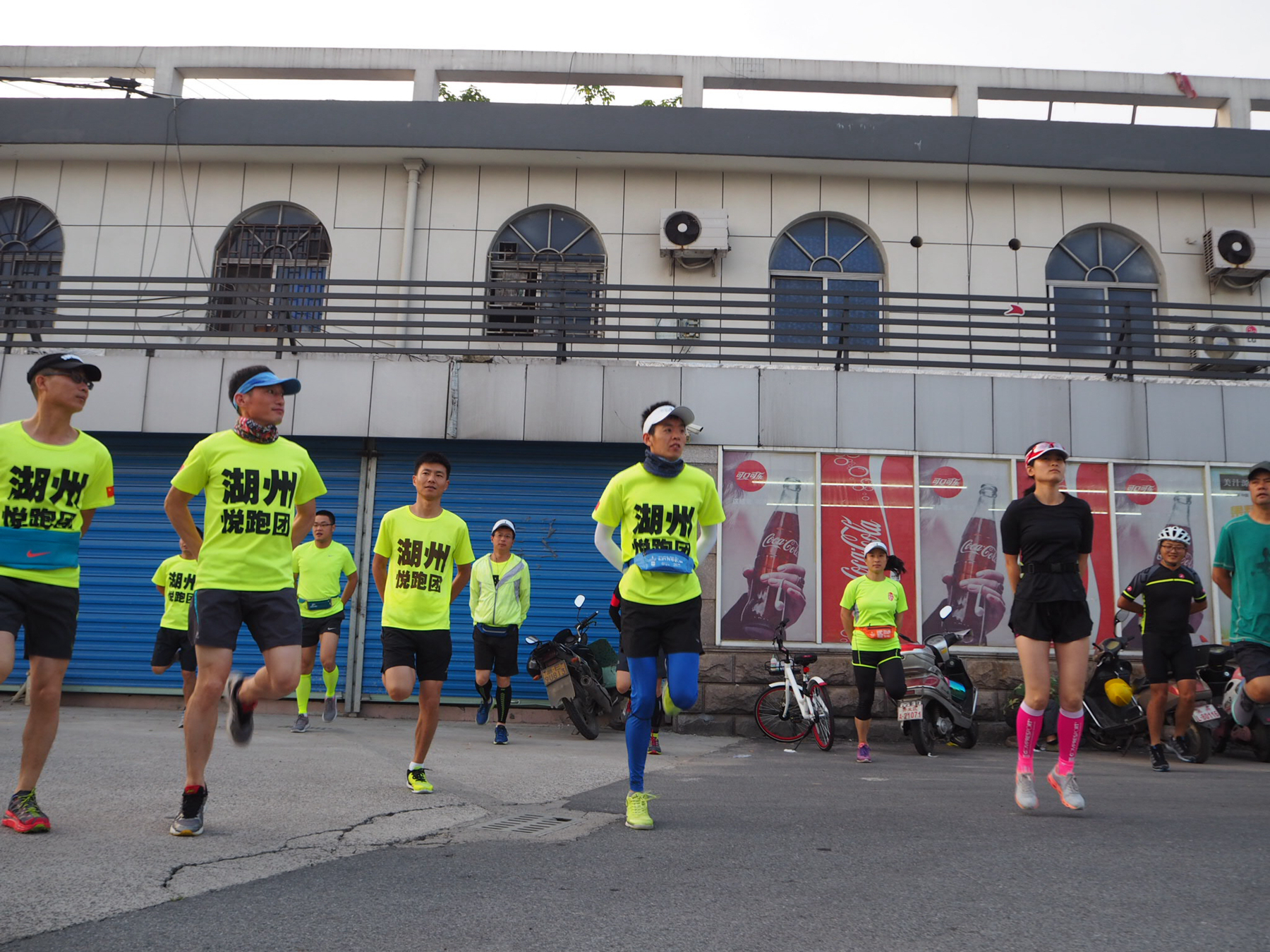 跟团要不要穿团服,抱团是不是要穿团服