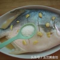 鲳鱼清蒸鱼的做法和步骤图,正宗清蒸鲳鱼做法视频教程