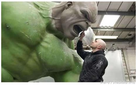 每次和老婆吵架，我都会到厨房把各种罐罐盖都拧死，等到冷战的时候，老婆总是先和我说话没办法有劲就是任性