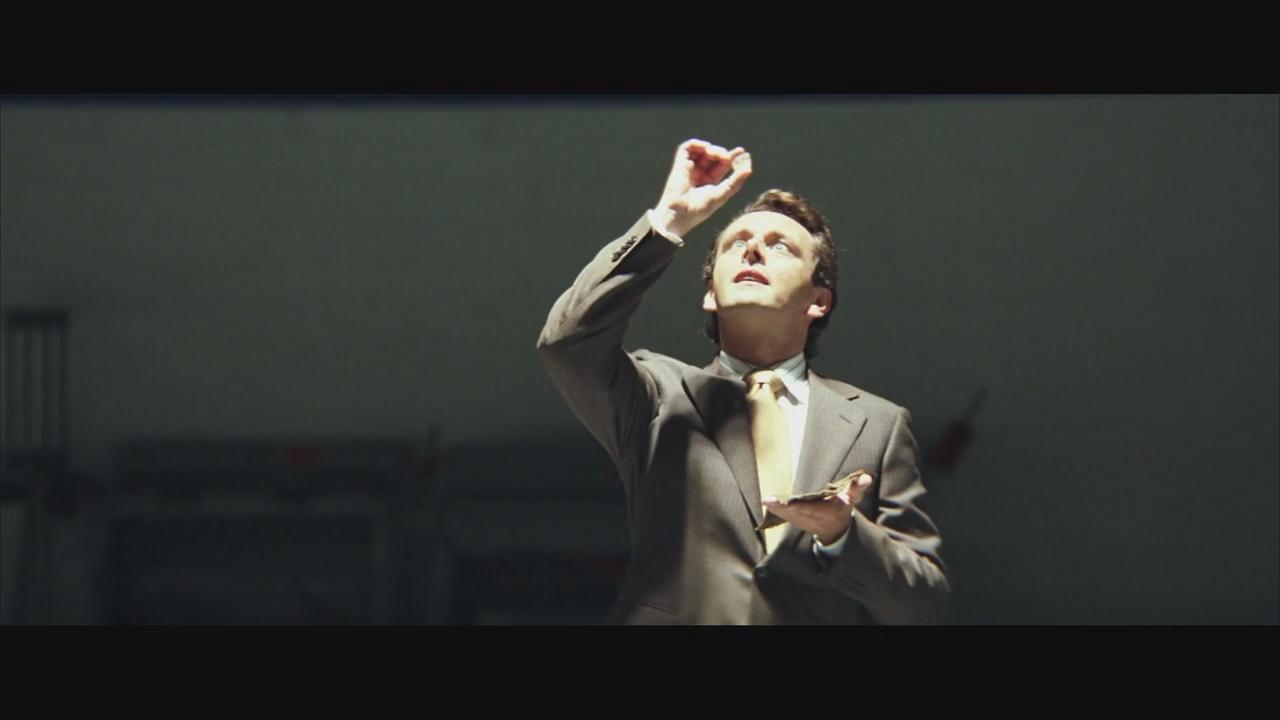 影涩电影推荐:每个美丽事物背后都是滴血的现实──《血钻》莱昂纳多告诉我们相互利用就是游戏规则