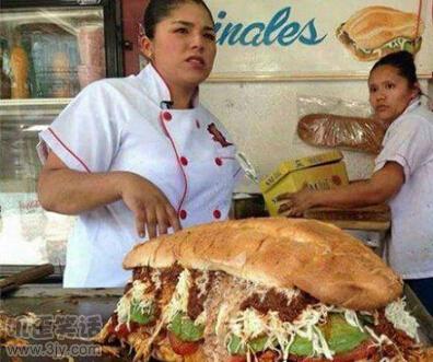 舔第二碗时,丈母娘拉我的手说:放这儿吧!等下我来洗