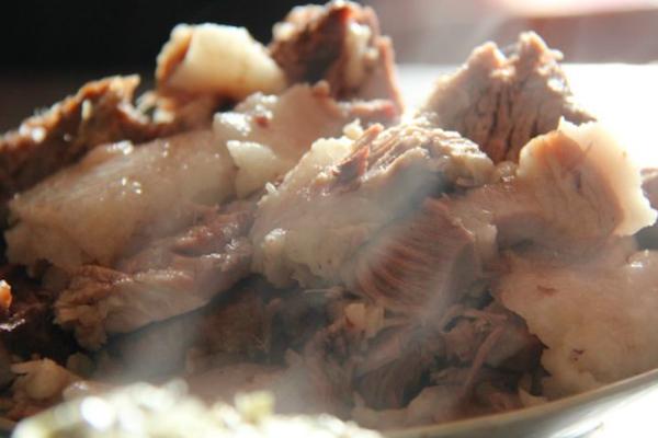 舌尖上的中国最正宗的东北杀猪菜,东北农村怀旧杀猪菜