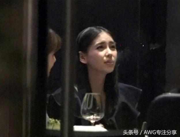 angelababy活该被黑,说再不吸烟,这脸被打得啪啪响!