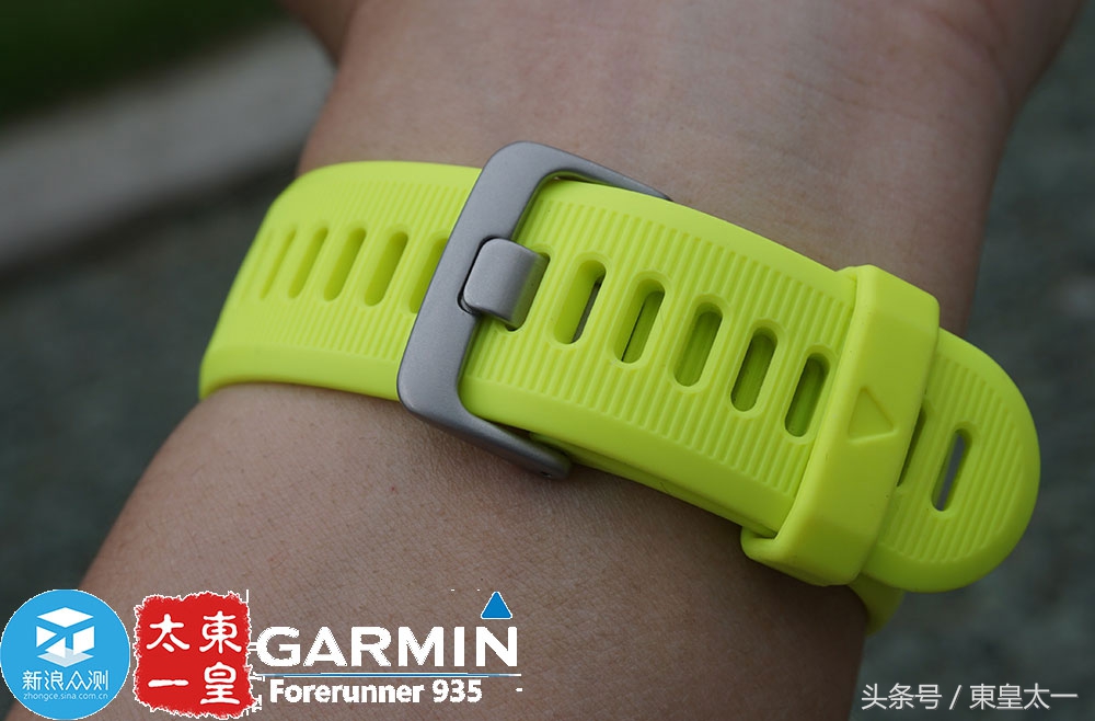 续航能力超长的运动手表,佳明935与watch4