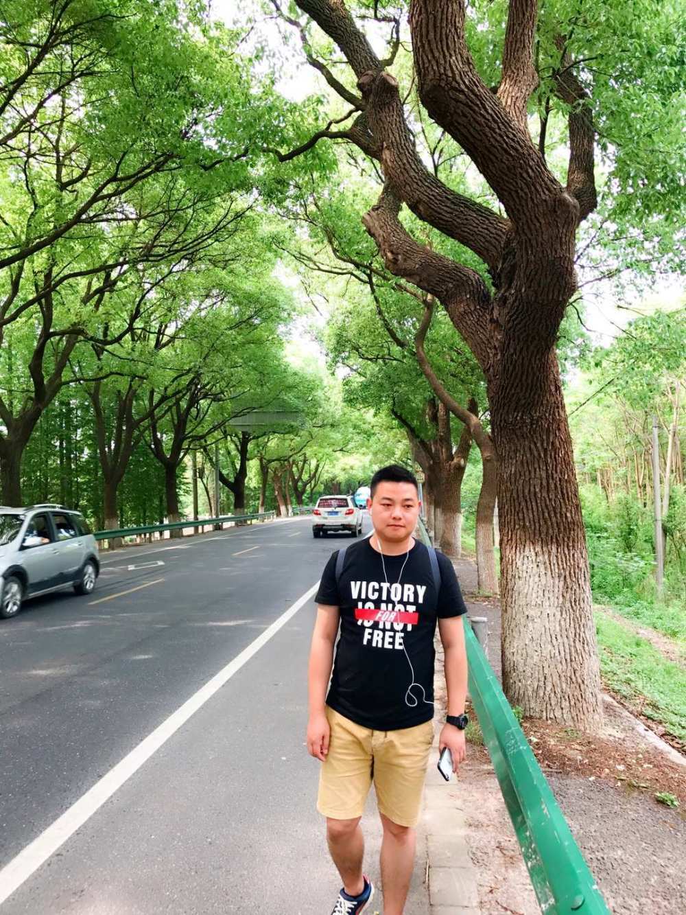 我和老师的恩恩怨怨作文,我和老师的爱恨情仇