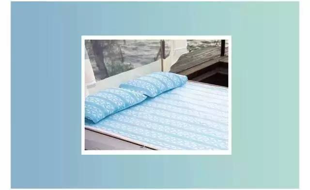 荐书|可以睡的日本散文·不是人的诗歌作者·尽情撕的诺奖诗集