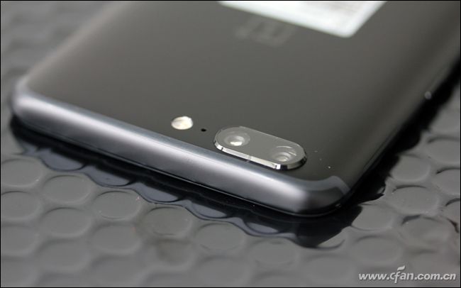 一加5骁龙835手机多少钱,1499元一加5手机