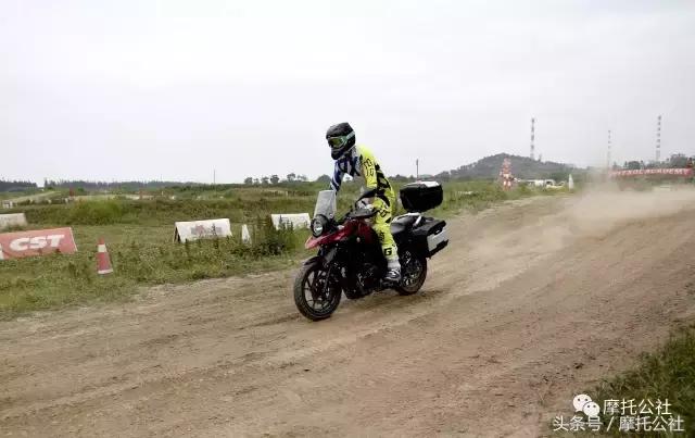 豪爵dl150和豪爵铃木dl250怎么选,豪爵铃木dl250和豪爵dr300怎么选