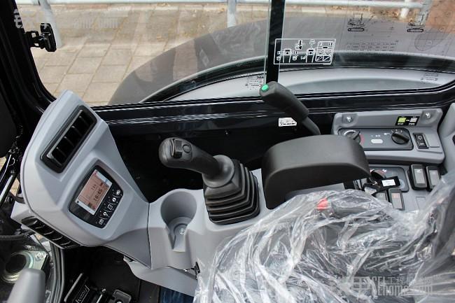 久保田20-5微挖价格,新款柴油久保田高速插秧机多重