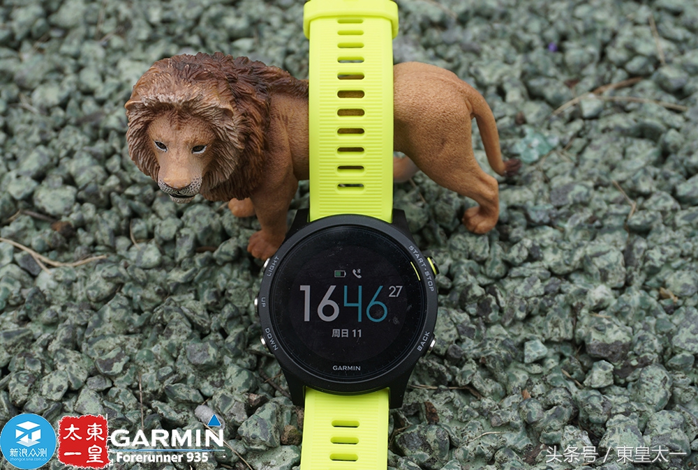 续航能力超长的运动手表,佳明935与watch4