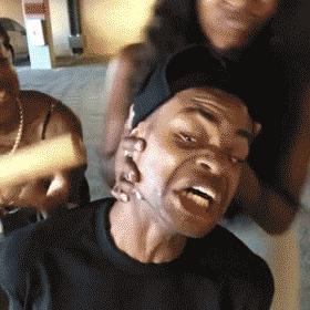 关于雨天如何炫富，我这有完美的解决方案，你要不要？