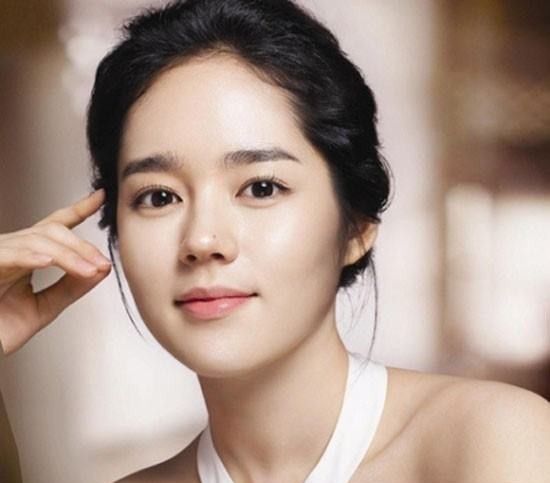 买一样的护肤品，为什么你的皮肤总是没别人好？原来是这里出了问题