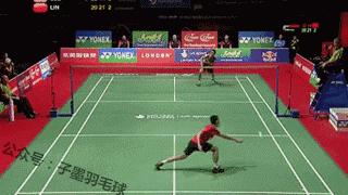 羽毛球单打前场球的打法和技巧,羽毛球单打发后场球的方法