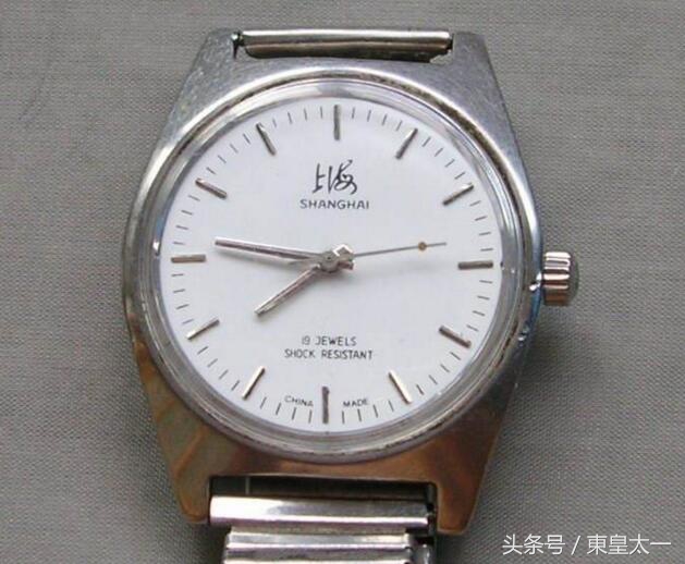 续航能力超长的运动手表,佳明935与watch4