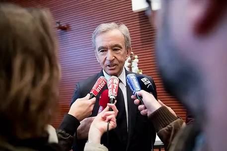 每人5分钟，32家初创公司轮流“过堂”：LVMH集团的创新大奖不好拿