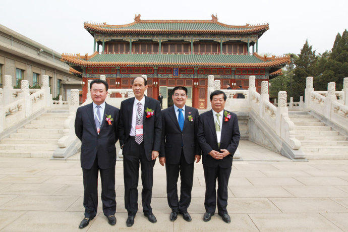 攀上西南省委书记的“非典型”富豪，这次成了出事的“典型”！