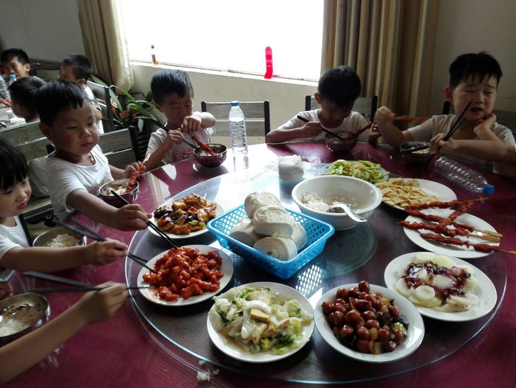 幼儿园毕业班夏令营活动,幼儿园大班毕业夏令营走进小学