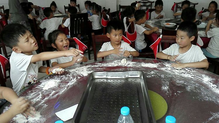 幼儿园毕业班夏令营活动,幼儿园大班毕业夏令营走进小学