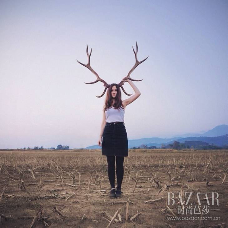 旅行照这么摆pose就很好看,出门旅游拍照姿势ins