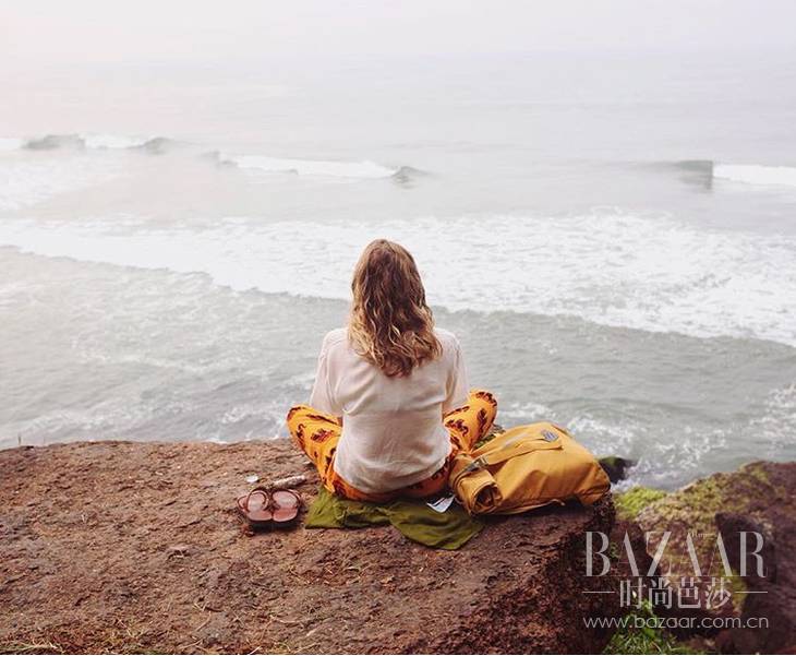 旅行照这么摆pose就很好看,出门旅游拍照姿势ins