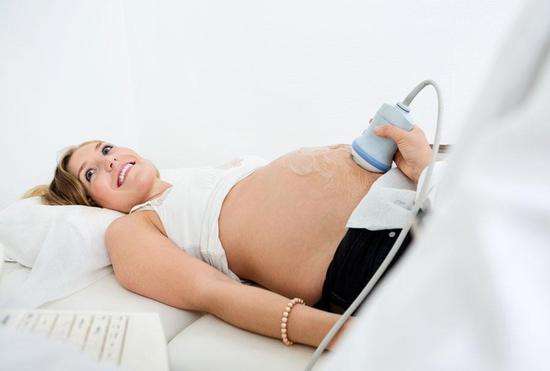 孕妇在做b超肚子上涂的是什么,孕妇做b超涂在肚子上的是什么