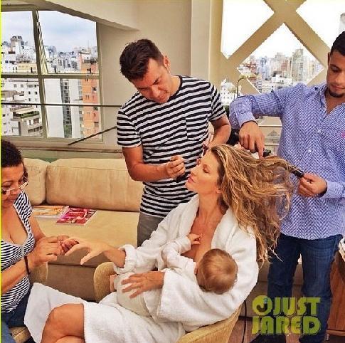 来看这里遇到普通人当众哺乳，你怎么看？换做是明星呢，你又怎么看？