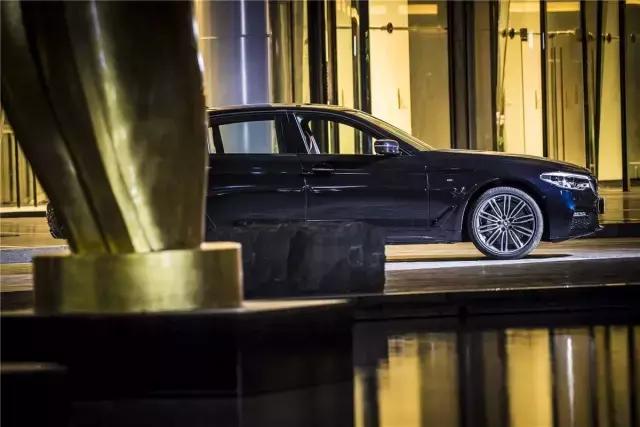 宝马5系2024新款领先版评测,宝马5系全新2024款试驾测评