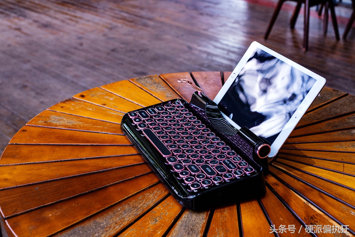 樱桃有一款铁的机械键盘,樱桃新款机械键盘