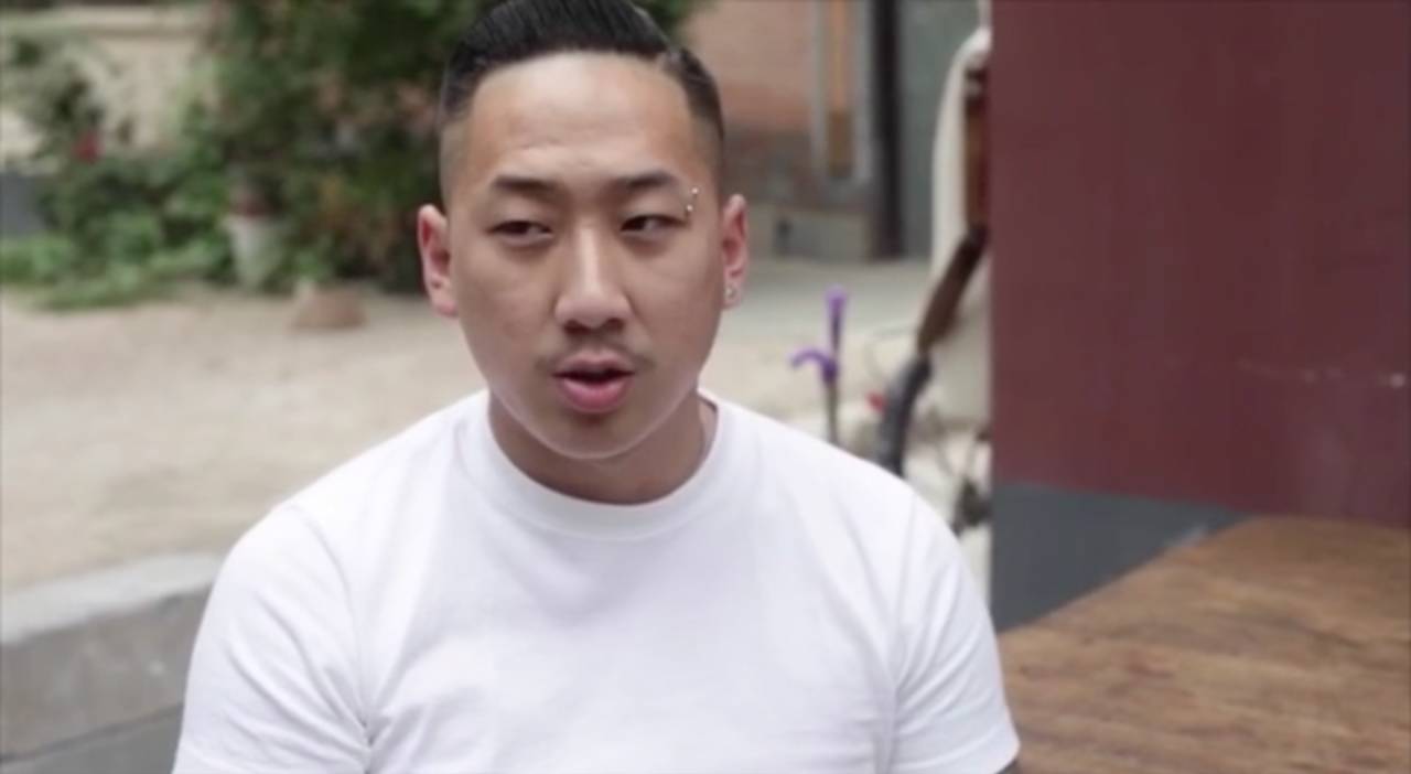 给女生选择最好看的球鞋 (男生帮女生穿什么球鞋)