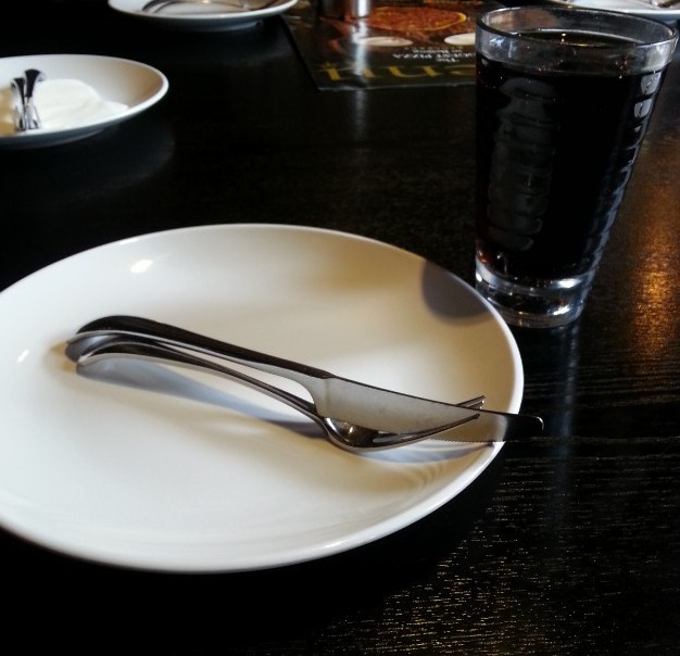 必胜客垃圾桶披萨,垃圾桶里披萨