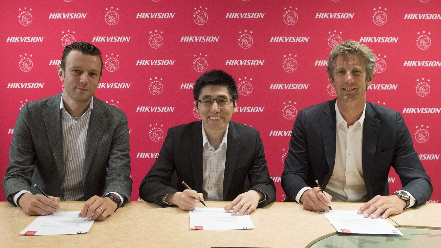 永乐国际独家冠名2018德国大师赛八万人体育场现同款T恤声援奥斯卡