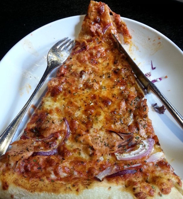 必胜客垃圾桶披萨,垃圾桶里披萨