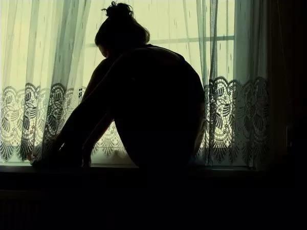 老公打游戏痴迷,老公打游戏沉迷