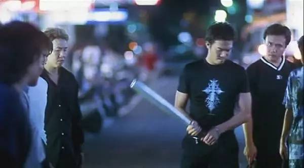 讲英语还是讲方言,说英语说方言