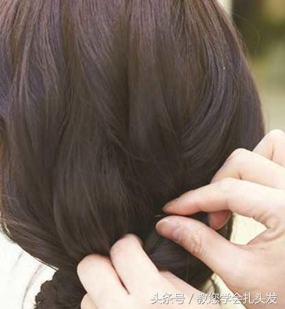 不会编发这样扎简单清新日常发型,妈妈民国风编发发型显年轻