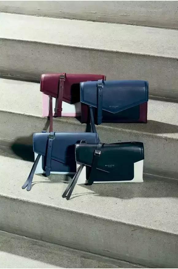 katemoss代言的女装,katemoss只穿面纱