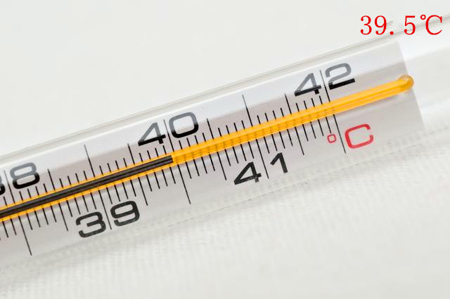 宝宝39.5℃高烧怎么办？儿科专家建议这些正确的退烧方法妈妈们一定要收藏