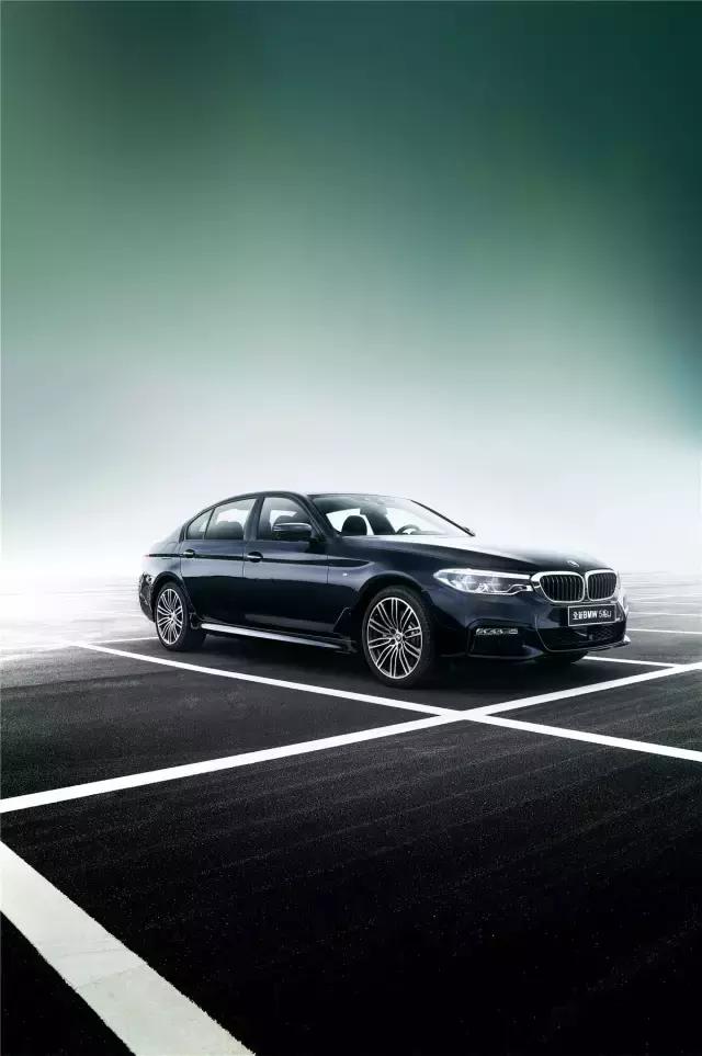 宝马5系2024新款领先版评测,宝马5系全新2024款试驾测评