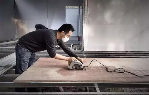 四川90后姑娘花10000元自建房,90后姑娘花八十万回农村建别墅