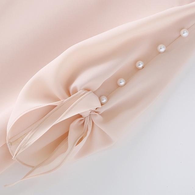 打破单调和枯燥的雪纺衫,雪纺衫可以随意切换各种风格