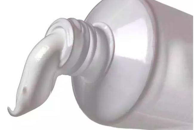 牙齿美白损伤最少的方法,想要牙齿美白这三招最管用