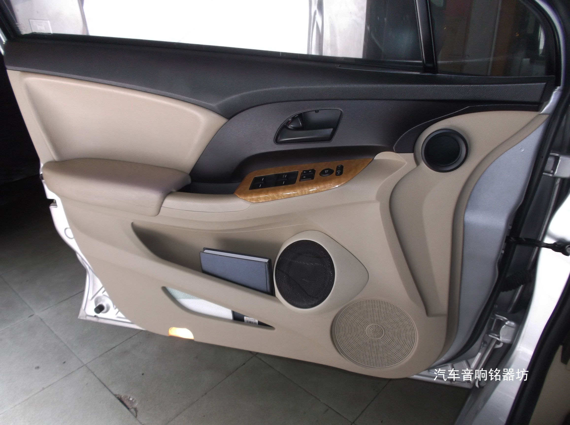 本田奥德赛改装三分频音响,奥德赛东莞汽车三分频音响改装