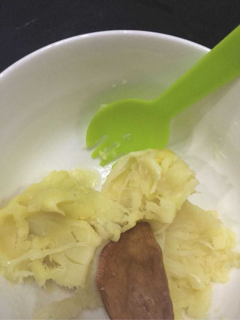 听别人说把榴莲放进微波炉里,榴莲放进微波炉