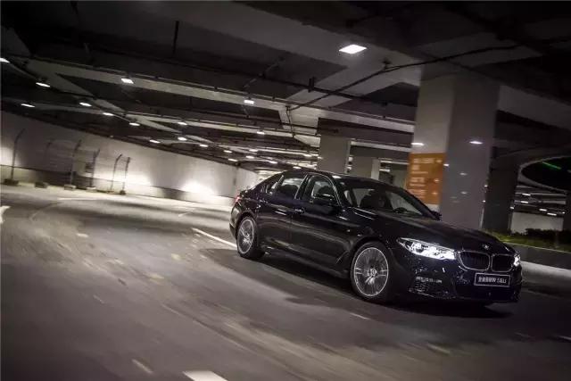 宝马5系2024新款领先版评测,宝马5系全新2024款试驾测评