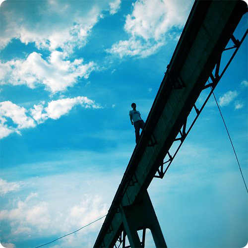 夜、我泪如雨下,五百年日晒雨打,只愿你再从我身边婀娜的走过