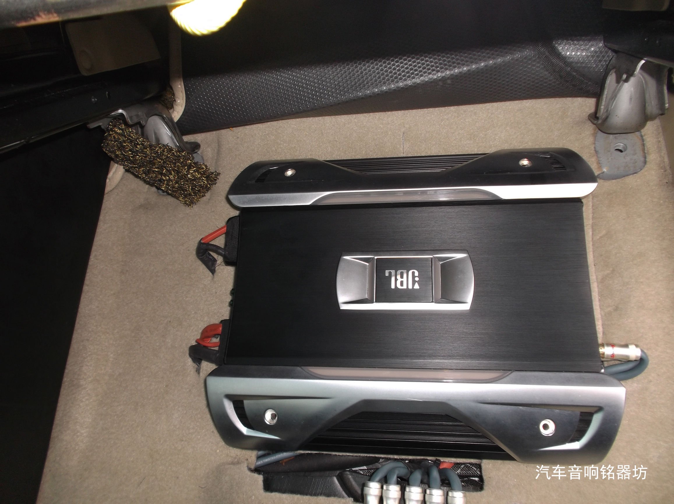 本田奥德赛改装三分频音响,奥德赛东莞汽车三分频音响改装