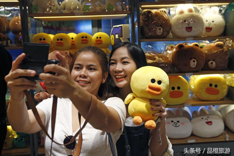 通讯软件Line曼谷开主题公园，微信还会远吗？